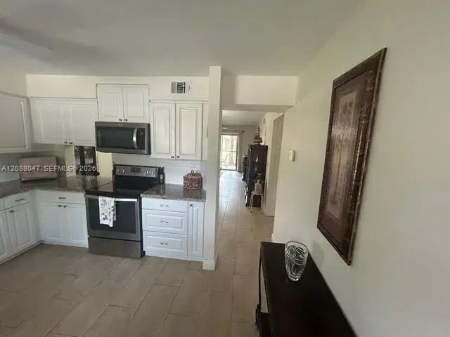 2 bedroom 2 bath Residential for sale at 2 Briarwood Cir # 112, Hollywood FL 33024