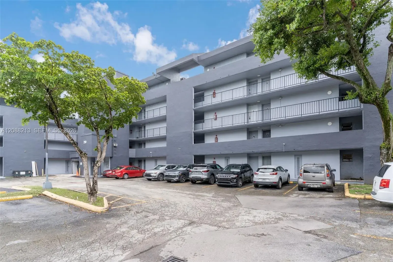 210 Fontainebleau Blvd # 410, Miami FL 33172
