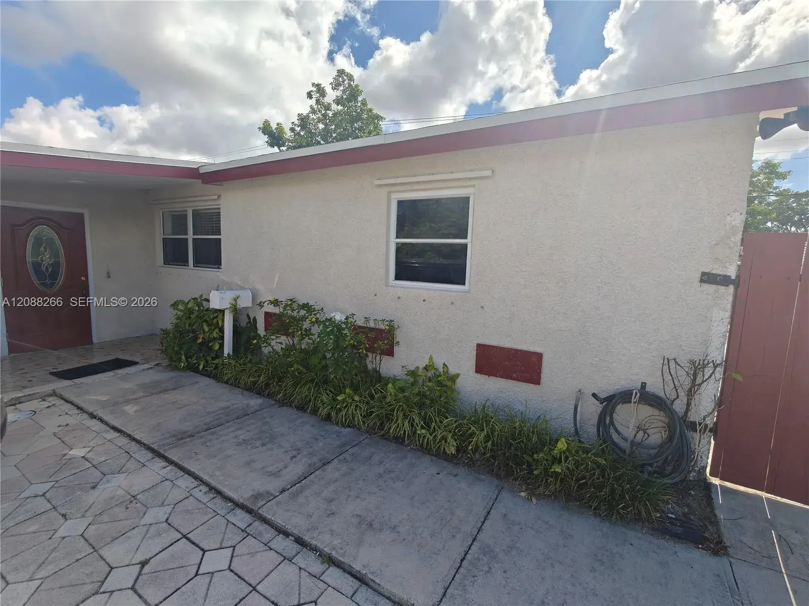 801 N 70th Ave, Hollywood FL 33024