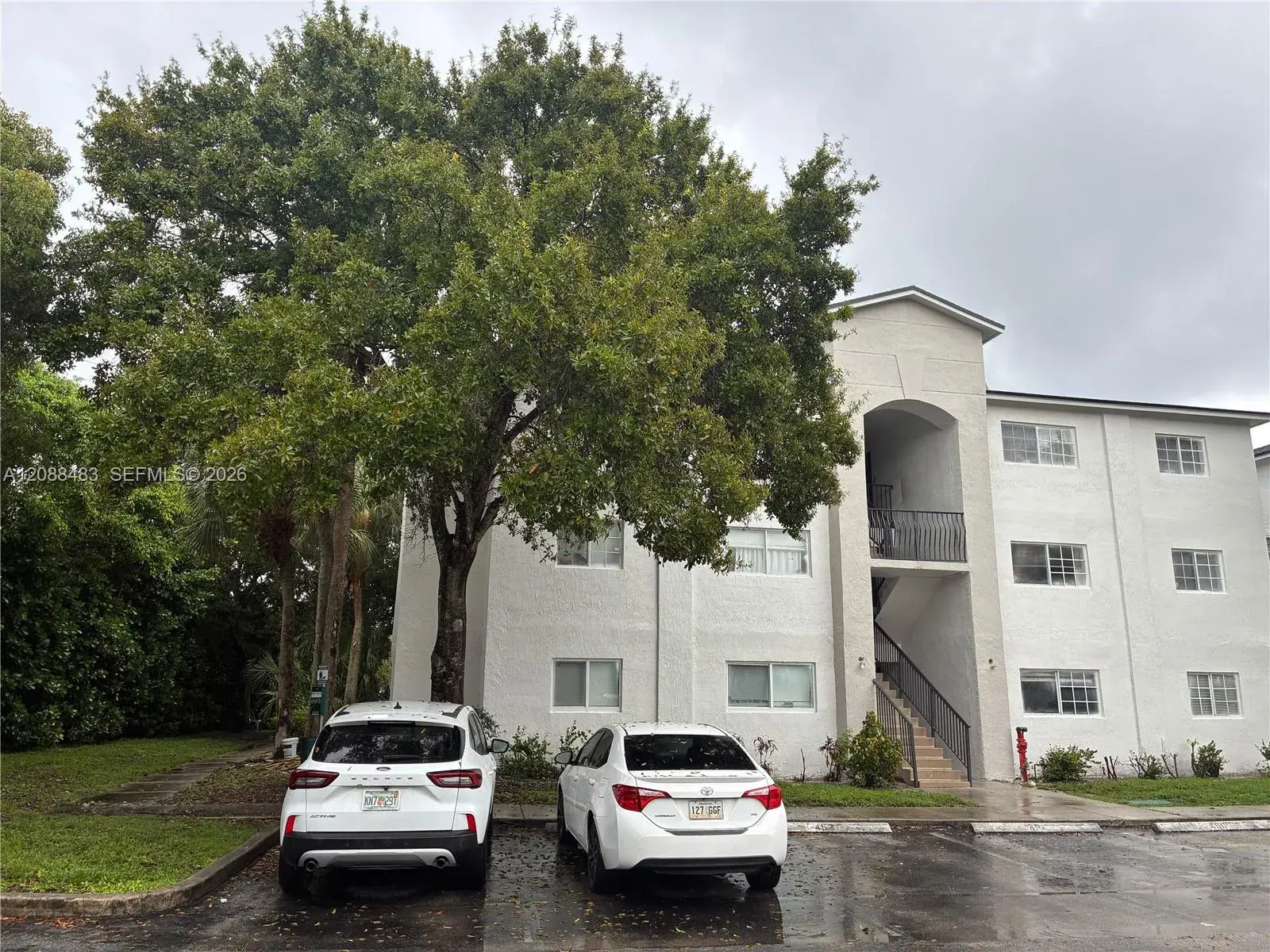 2 bedroom 1 bath Residential Lease for rent at 3700 N 56 Ave # 1012, Hollywood FL 33021