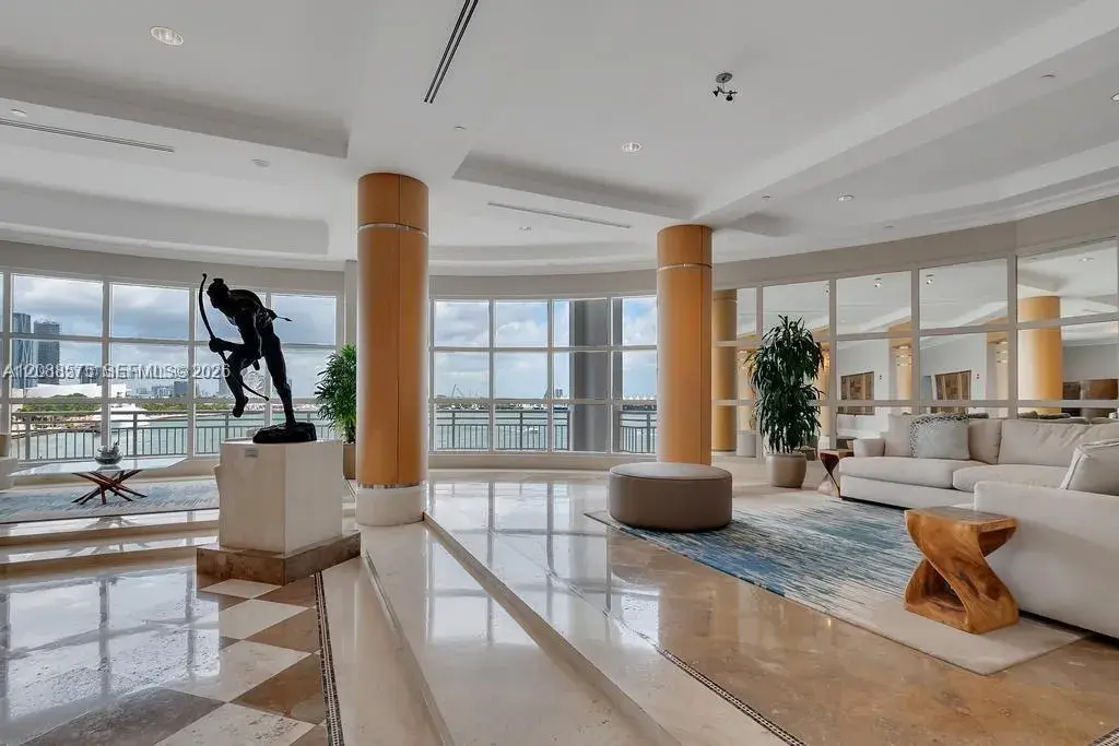 2 bedroom 2 bath Residential for sale at 848 Brickell Key Dr # 1104, Miami FL 33131