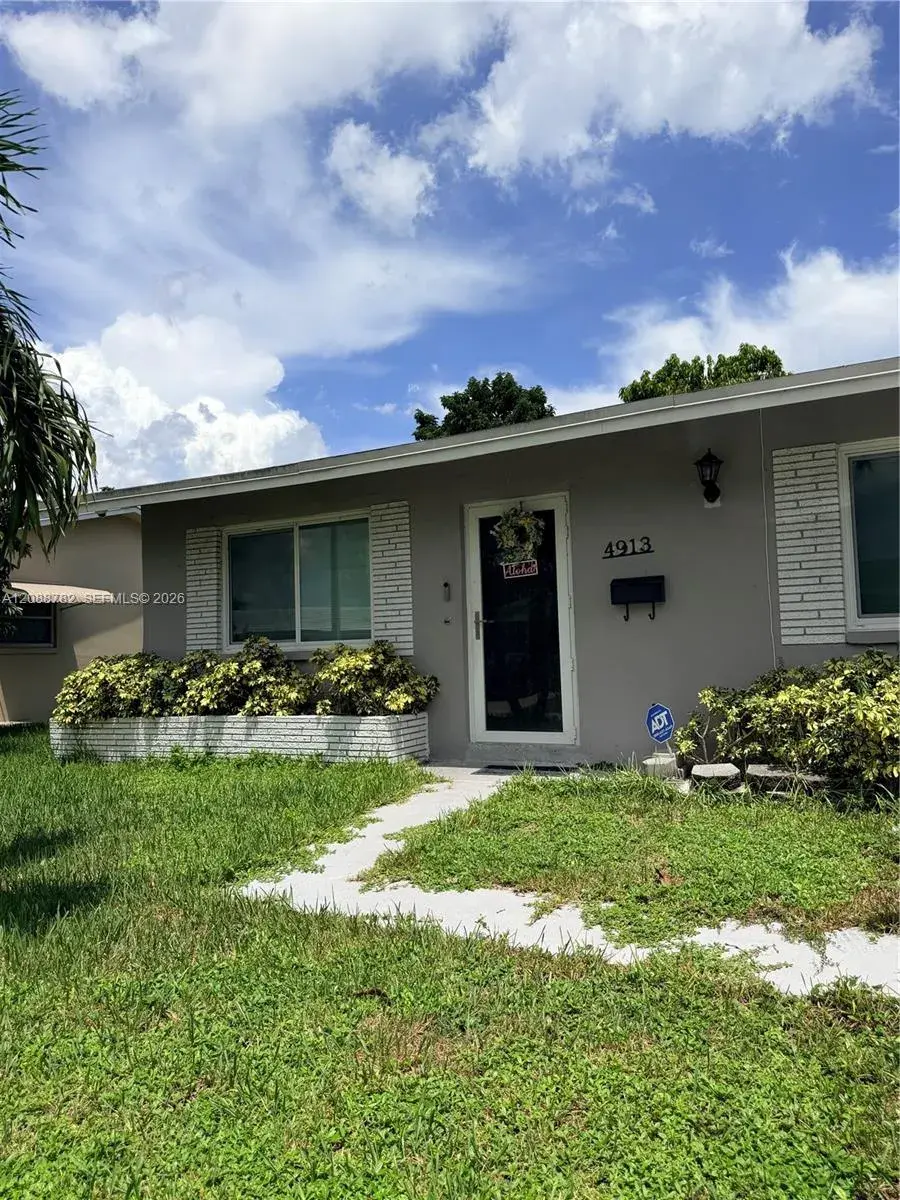2 bedroom 1 bath Residential for sale at 4913 NW 52nd St, Tamarac FL 33319