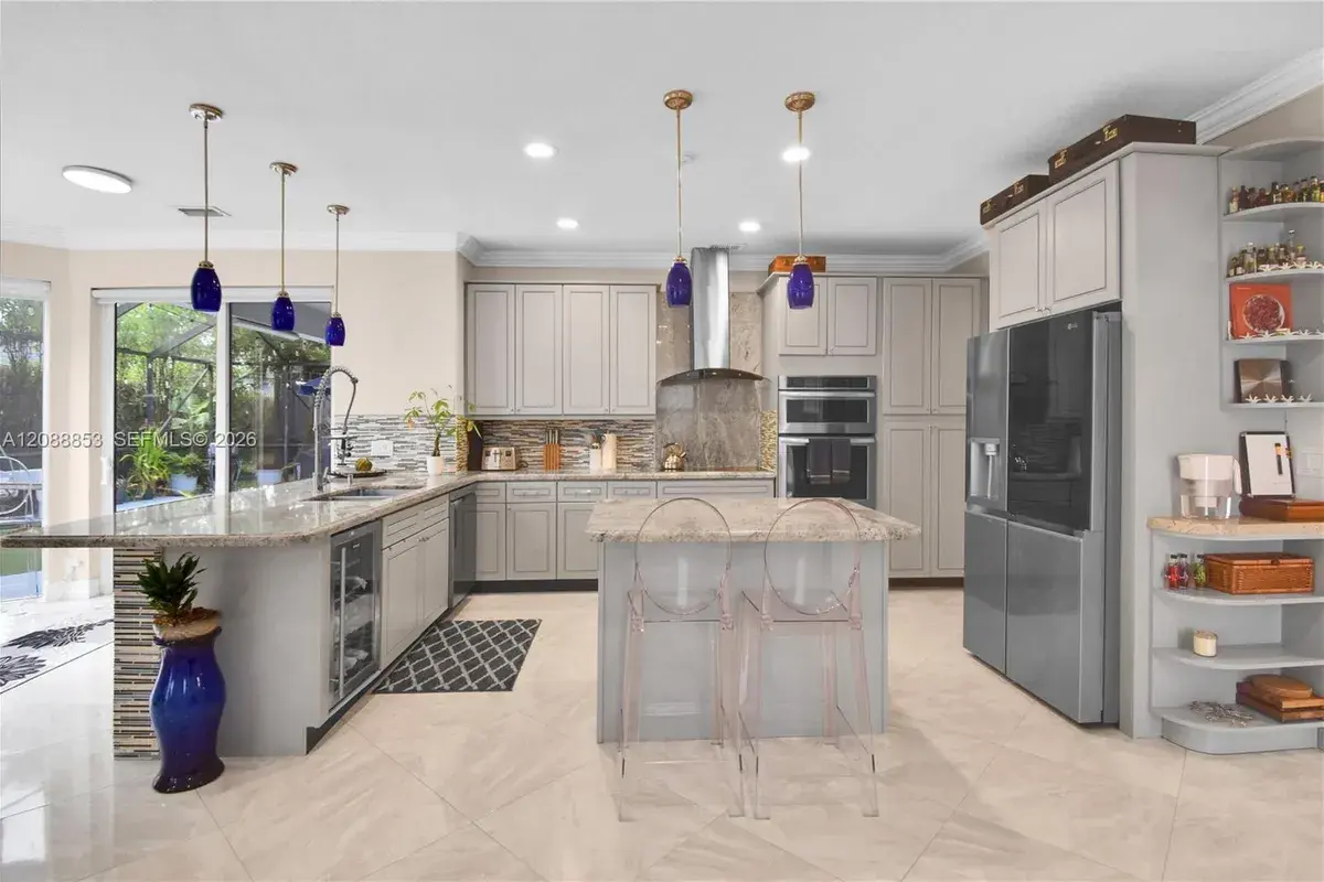 523 Stonemont Dr, Weston FL 33326