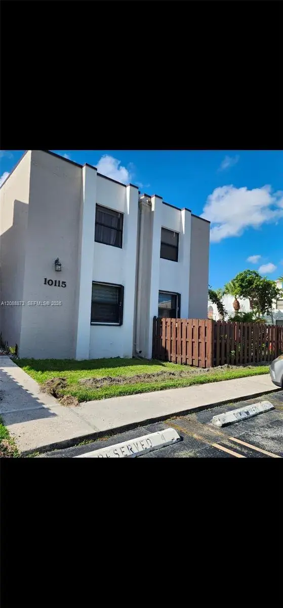 2 bedroom 1 bath Residential for sale at 10115 NW 9th St Cir # 106, Miami FL 33172