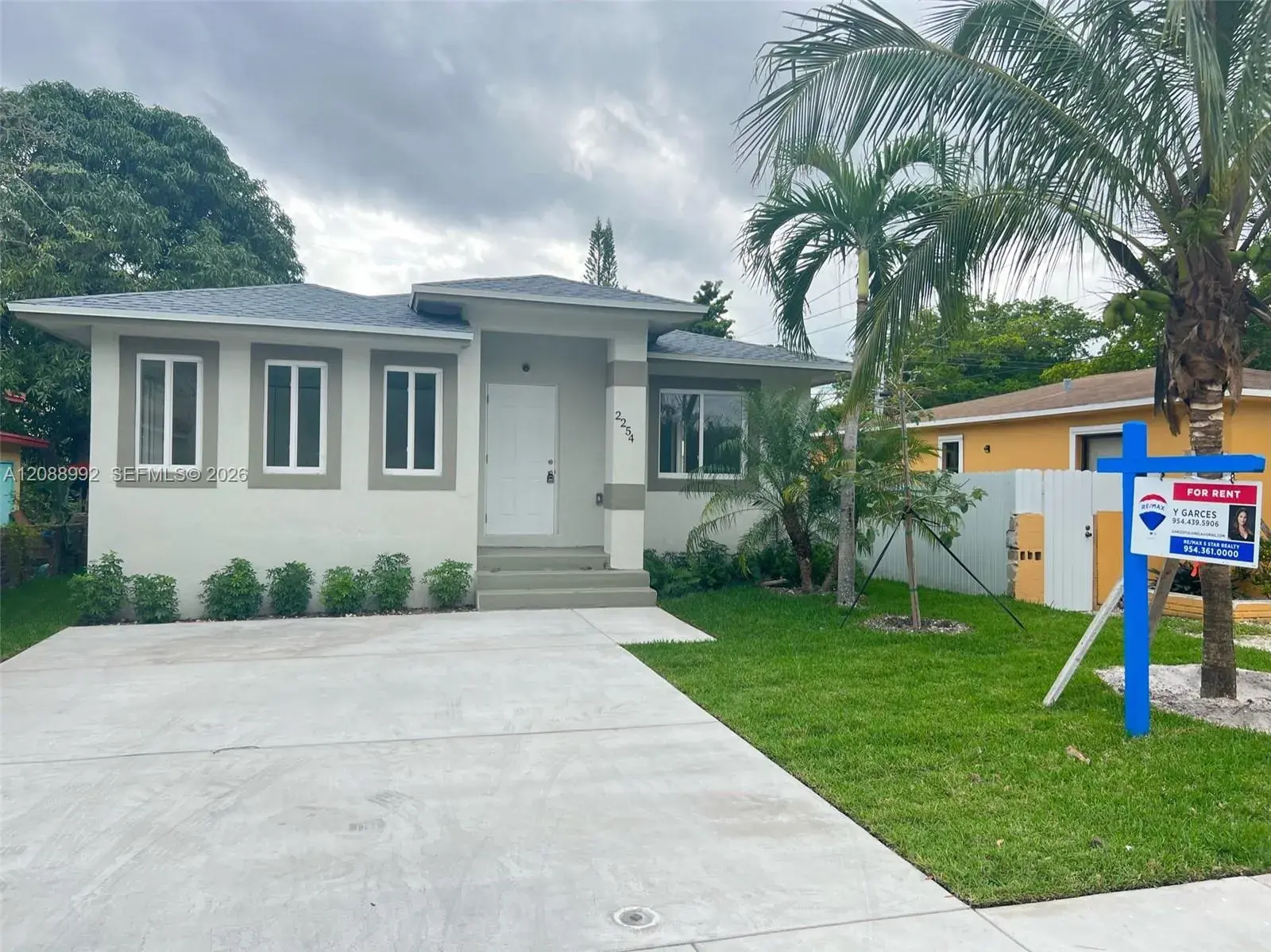 3 bedroom 2 bath Residential Lease for rent at 2254 Cody St, Hollywood FL 33020