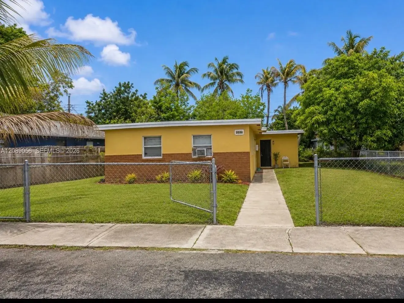 2 bedroom 1 bath Residential Lease for rent at 2930 NW 8th St # 2, Fort Lauderdale FL 33311