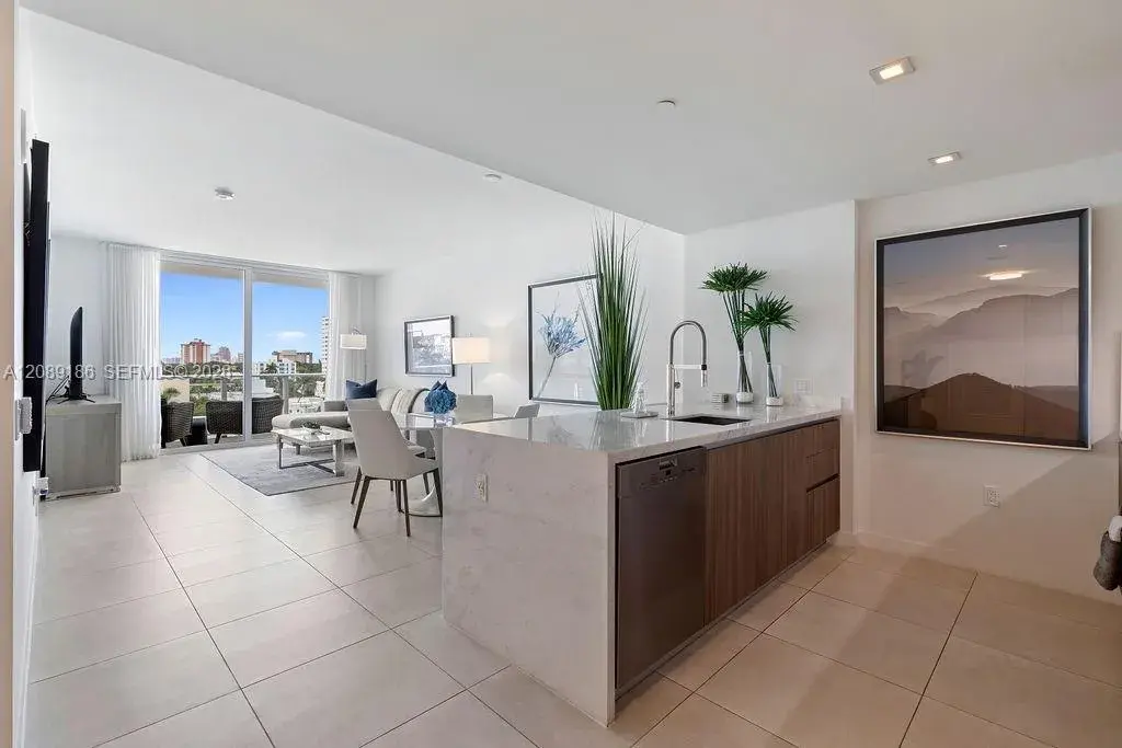1 bedroom 1 bath Residential for sale at 401 N Birch Rd # 610, Fort Lauderdale FL 33304