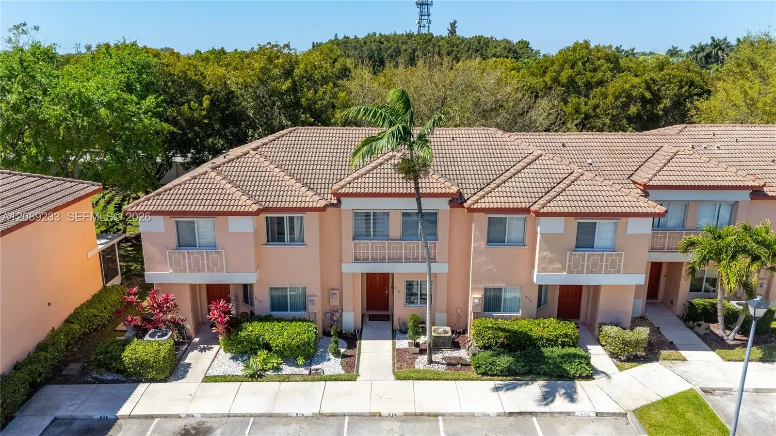 3 bedroom 2 bath Residential for sale at 816 NW 208th Way, Pembroke Pines FL 33029