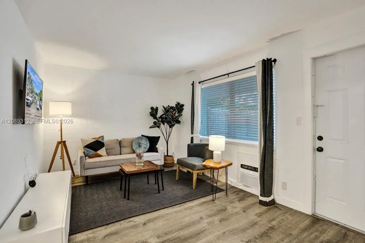 1239 NE 15th Ave # 4, Fort Lauderdale FL 33304