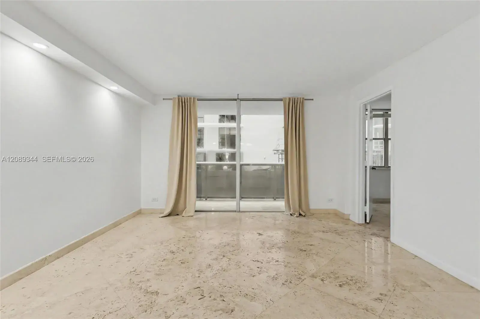 6039 Collins Ave # 407, Miami Beach FL 33140