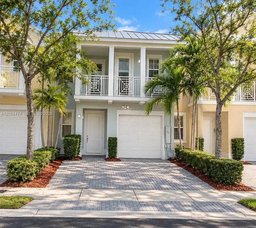 7439 NW 107th Path, Doral FL 33178