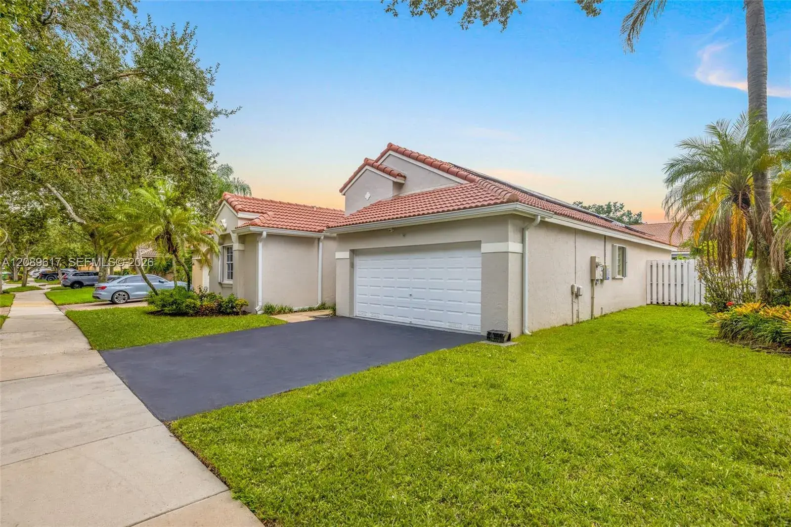 3 bedroom 2 bath Residential for sale at 1315 Bayview Cir, Weston FL 33326