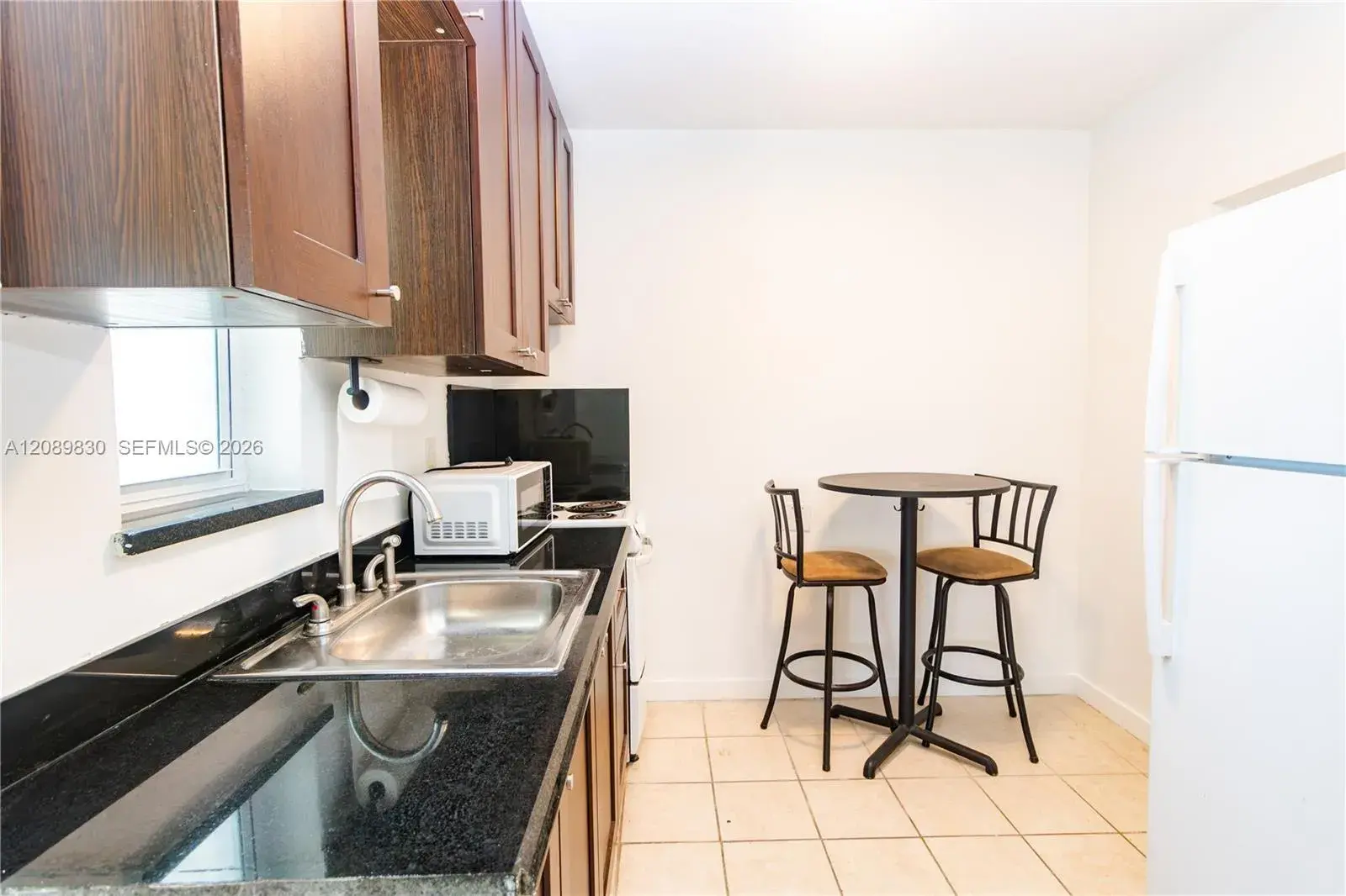 1 bedroom 1 bath Residential Lease for rent at 1840 Fillmore St # 1, Hollywood FL 33020
