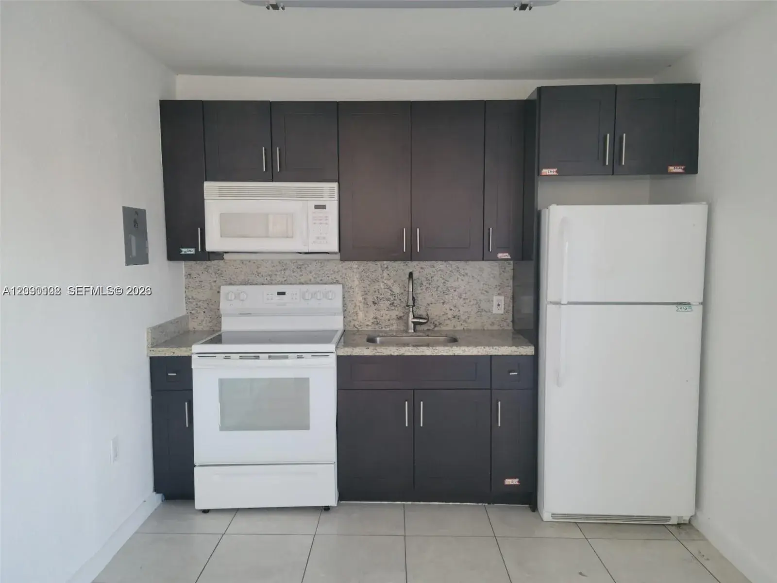 1 bedroom 1 bath Residential Lease for rent at 5655 Johnson St # 2, Hollywood FL 33021