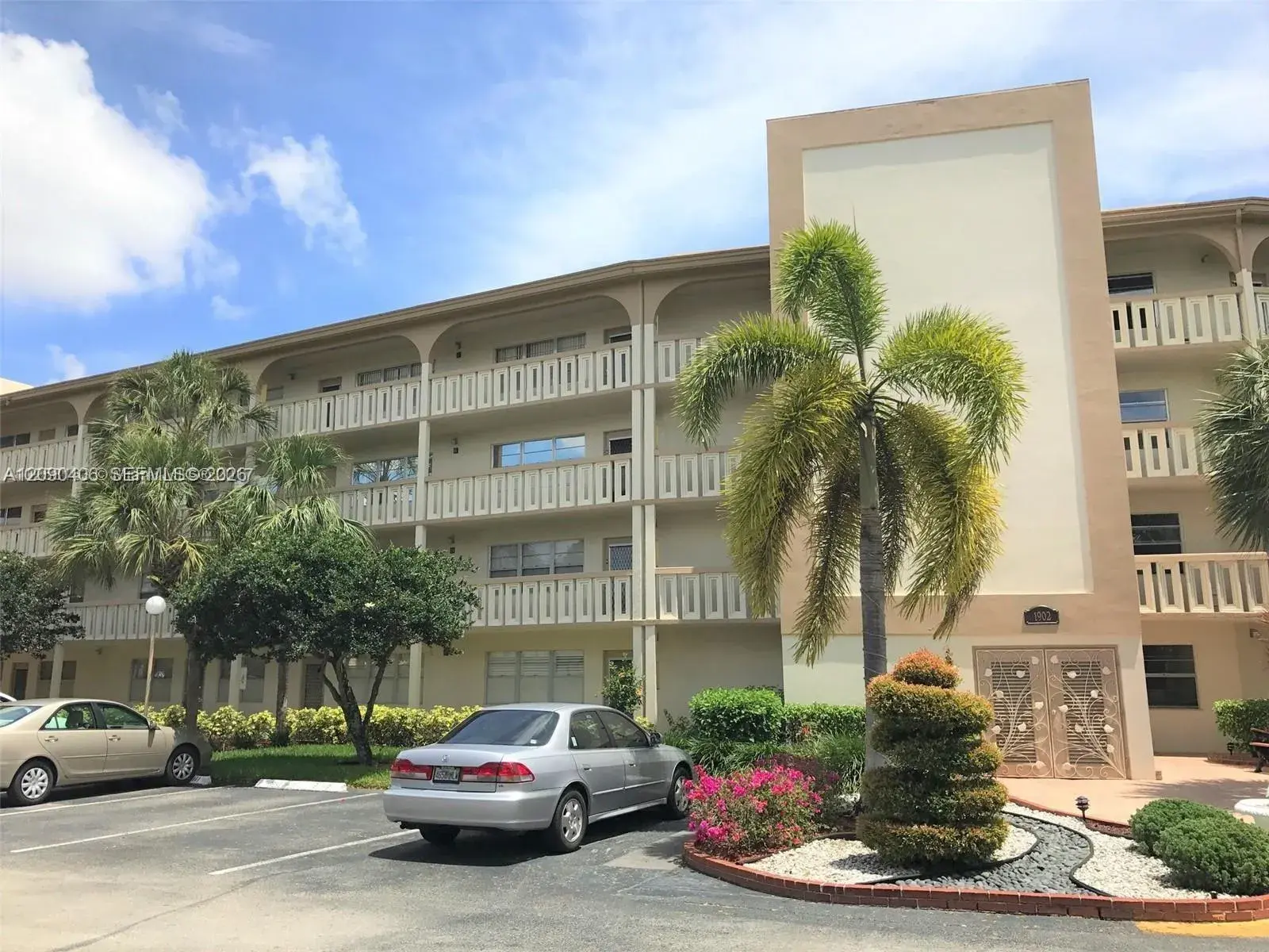 2 bedroom 2 bath Residential for sale at 1902 Bermuda Cir # D4, Coconut Creek FL 33066