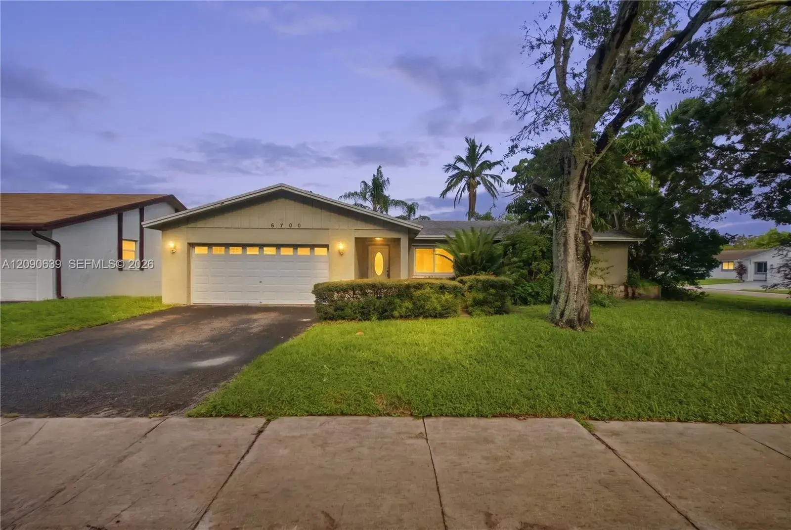 2 bedroom 2 bath Residential for sale at 6700 NW 22nd Ter, Fort Lauderdale FL 33309