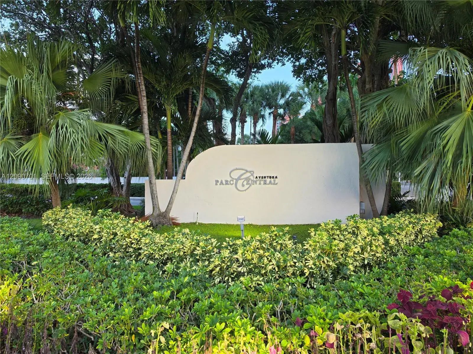 2 bedroom 2 bath Residential Lease for rent at 3300 NE 191st St # 608, Aventura FL 33180