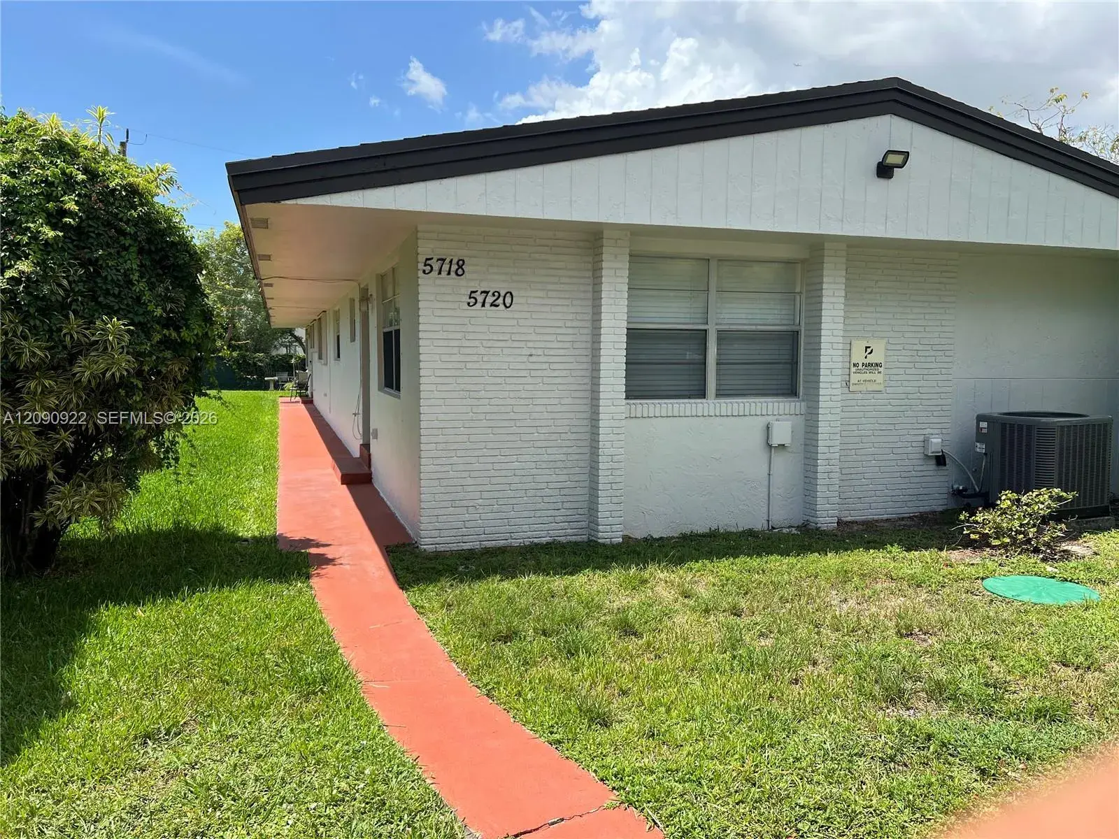 2 bedroom 2 bath Residential Lease for rent at 5718 Lincoln St # 5718, Hollywood FL 33021