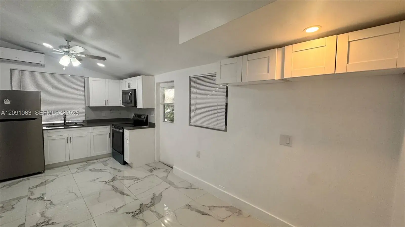 1 bedroom 1 bath Residential Lease for rent at 1905 Harding St # 1, Hollywood FL 33020