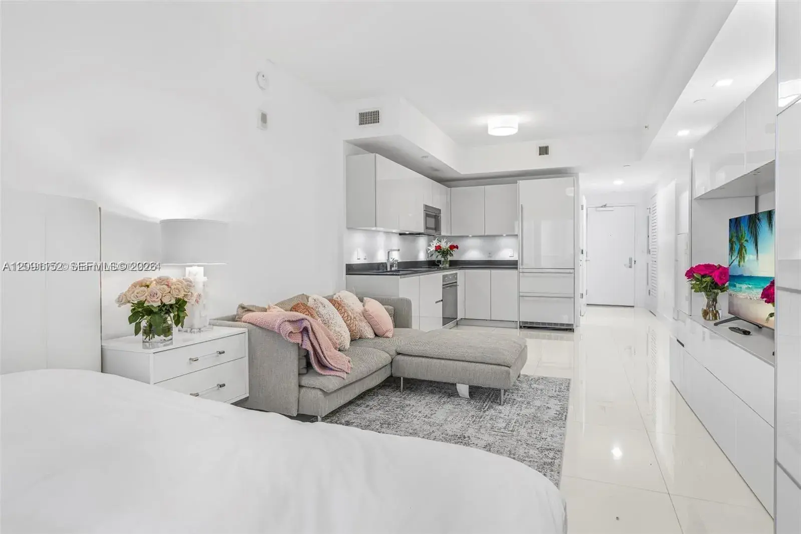 1 bath Residential for sale at 1010 Brickell Ave # 1710, Miami FL 33131