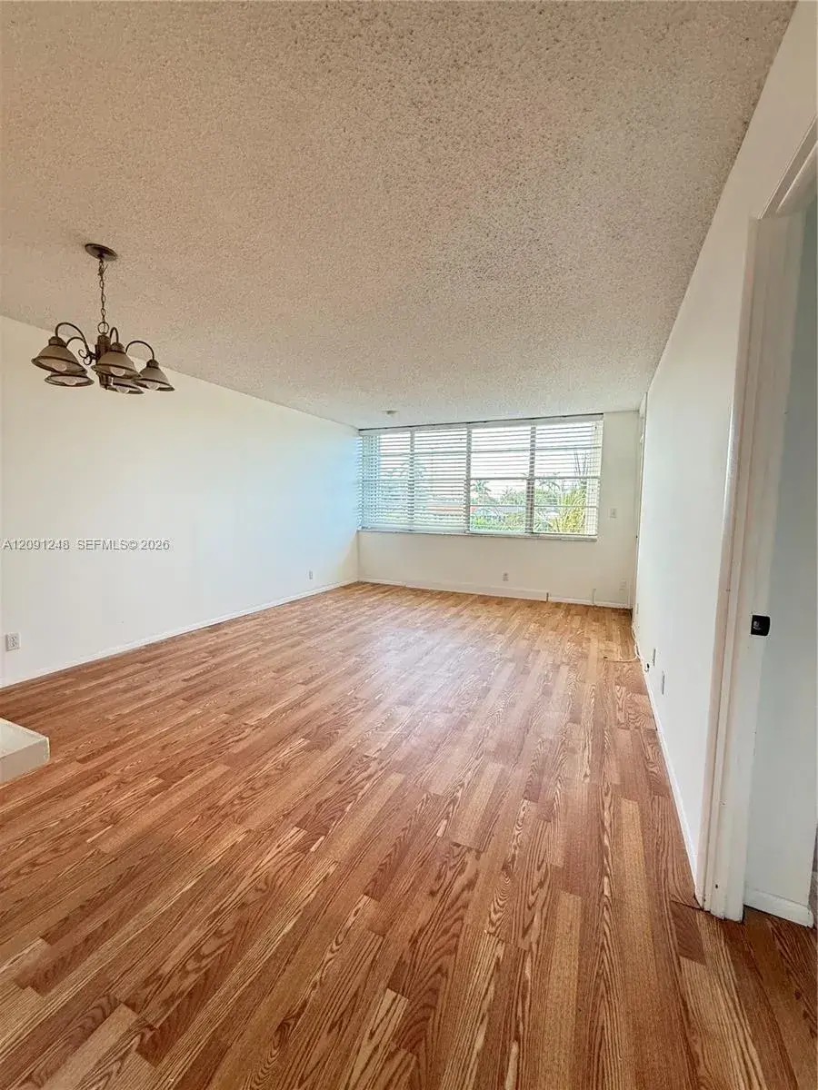 2761 Taft St # 212, Hollywood FL 33020
