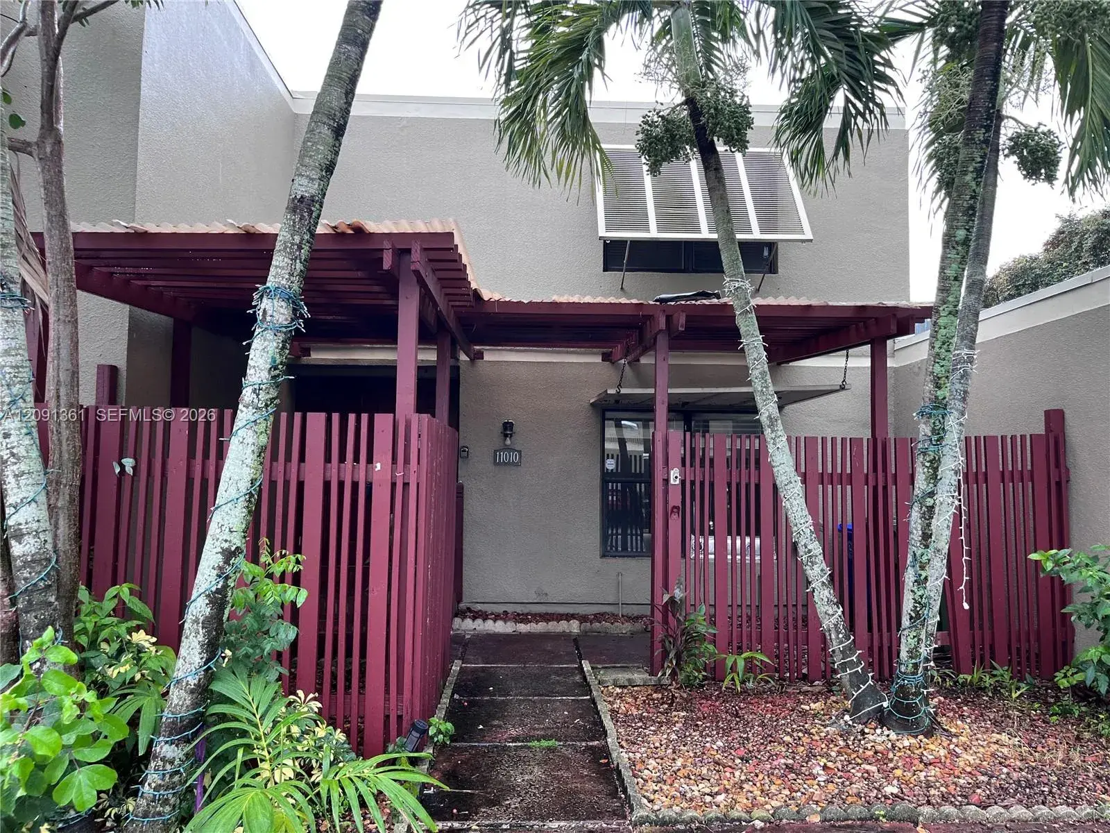 3 bedroom 2 bath Residential for sale at 11010 Clubhouse Rd, Pembroke Pines FL 33026