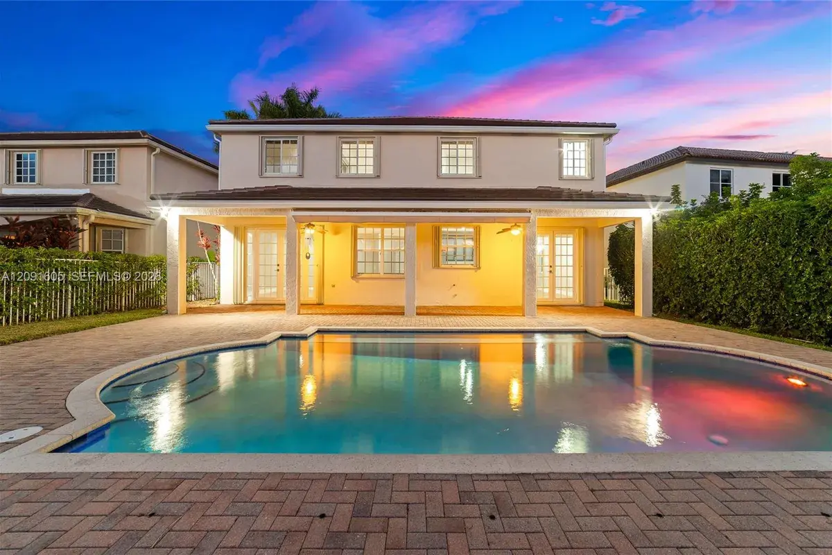 4400 Fox Ridge Dr, Weston FL 33331