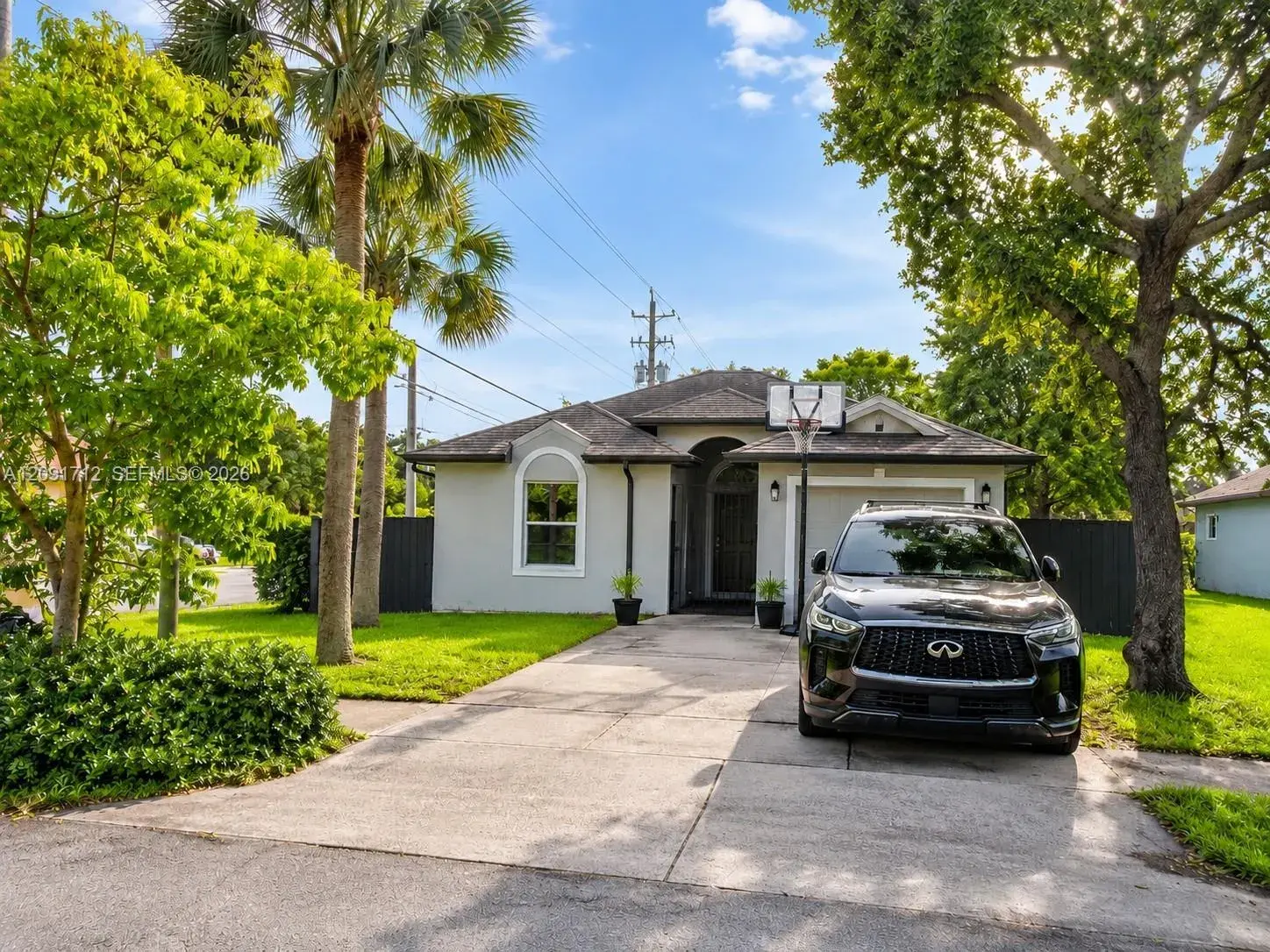 4 bedroom 2 bath Residential Lease for rent at 901 NW 1st Ave, Fort Lauderdale FL 33311