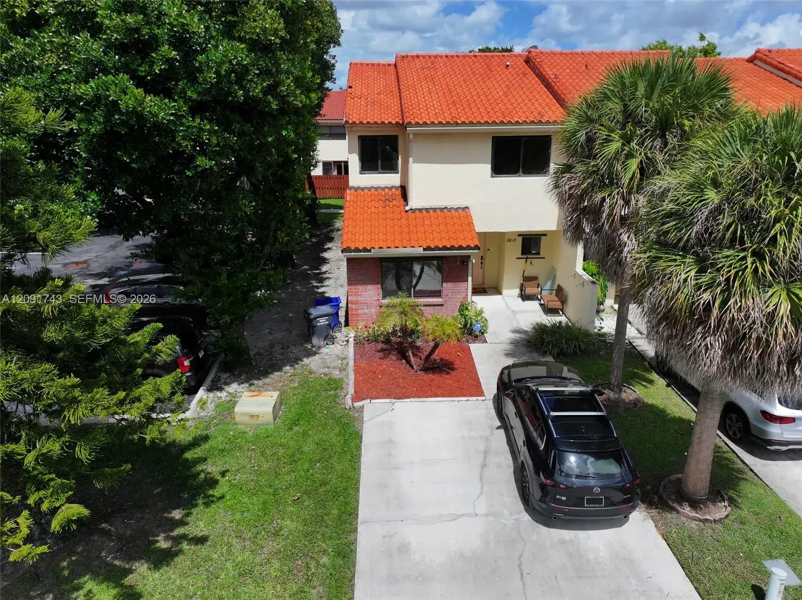 4 bedroom 3 bath Residential Lease for rent at 3813 Simms St # 3813, Hollywood FL 33021