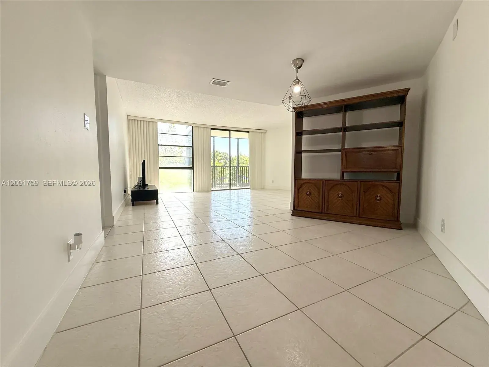 3475 N Country Club Dr # 308, Aventura FL 33180