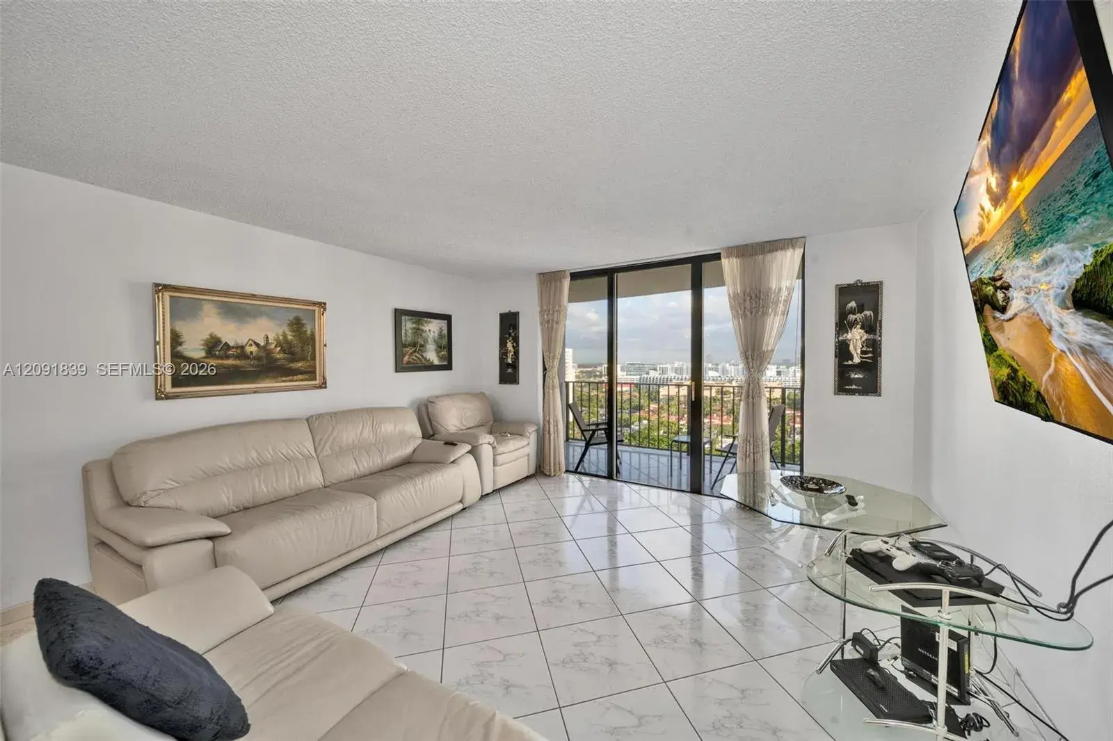 1 bedroom 1 bath Residential for sale at 18151 NE 31st Ct # 2008, Aventura FL 33160