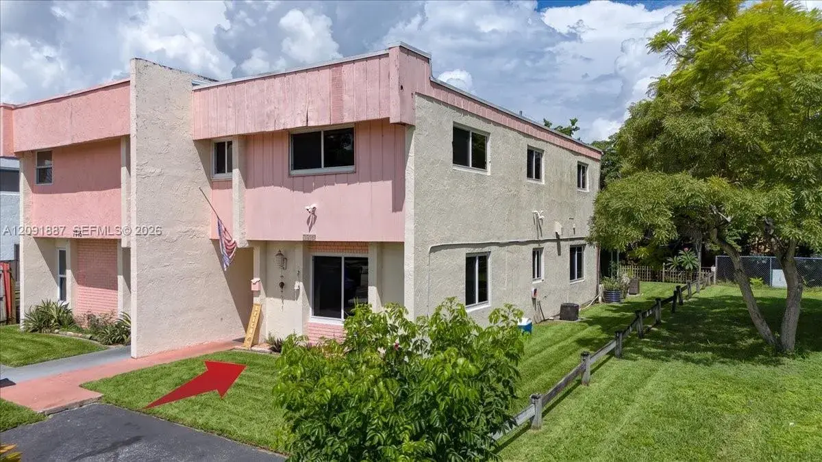 7911 SW 7th Pl, North Lauderdale FL 33068