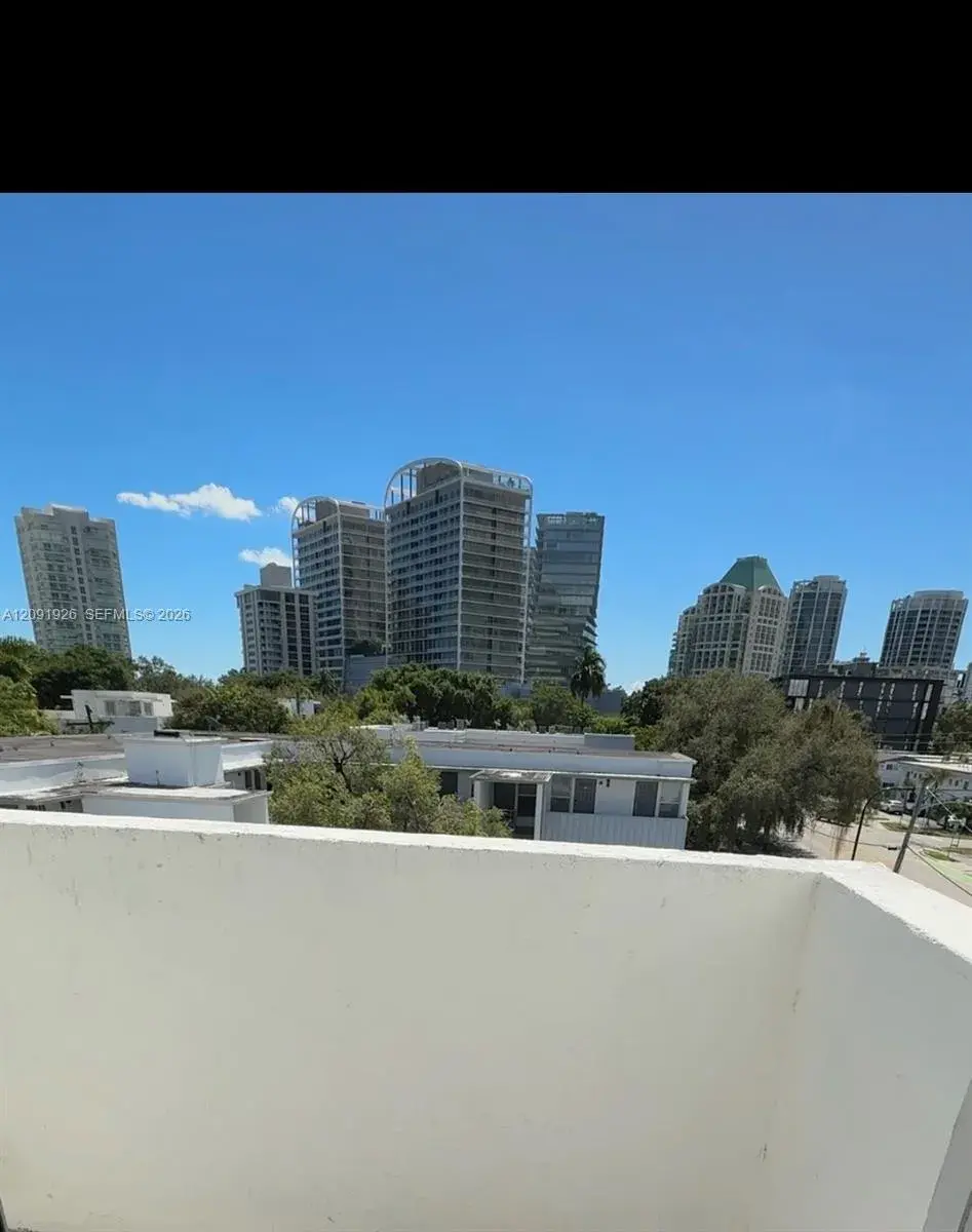 1 bedroom 1 bath Residential for sale at 3051 SW 27th Ave # 402, Miami FL 33133