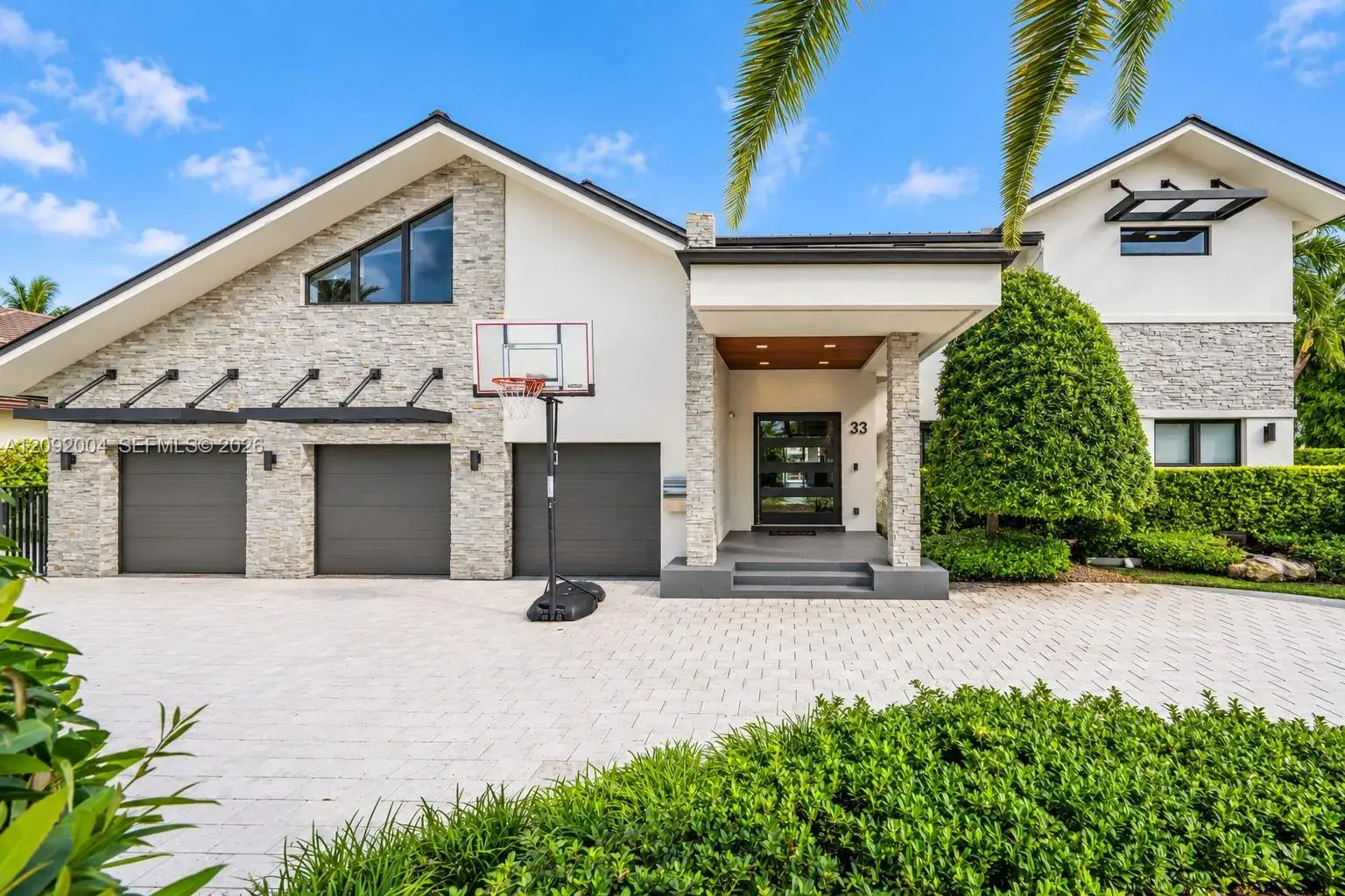 6 bedroom 7 bath Residential for sale at 33 Pelican Dr, Fort Lauderdale FL 33301