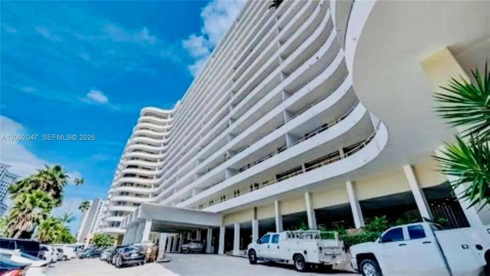 1 bedroom 1 bath Residential for sale at 5555 Collins Ave # 7P, Miami Beach FL 33140