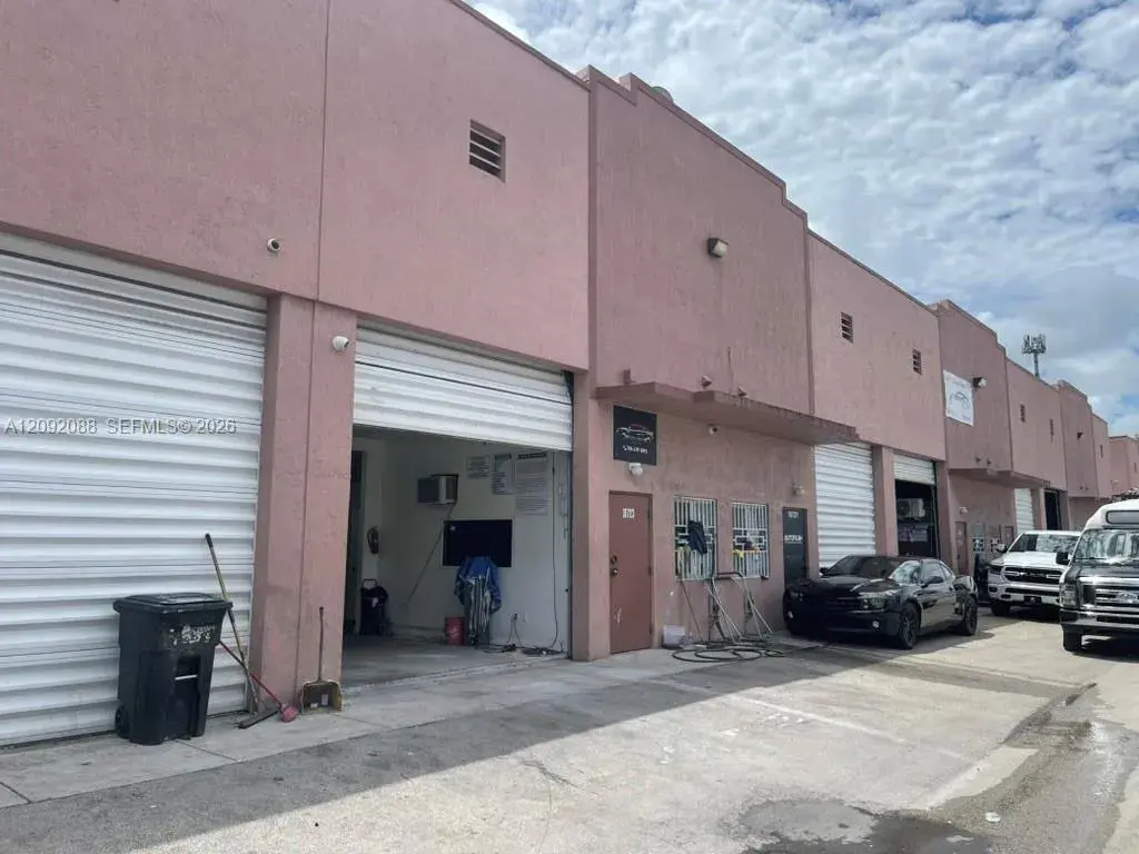 Commercial Sale for sale at 16723 SW 117th Ave # 6F, Miami FL 33177