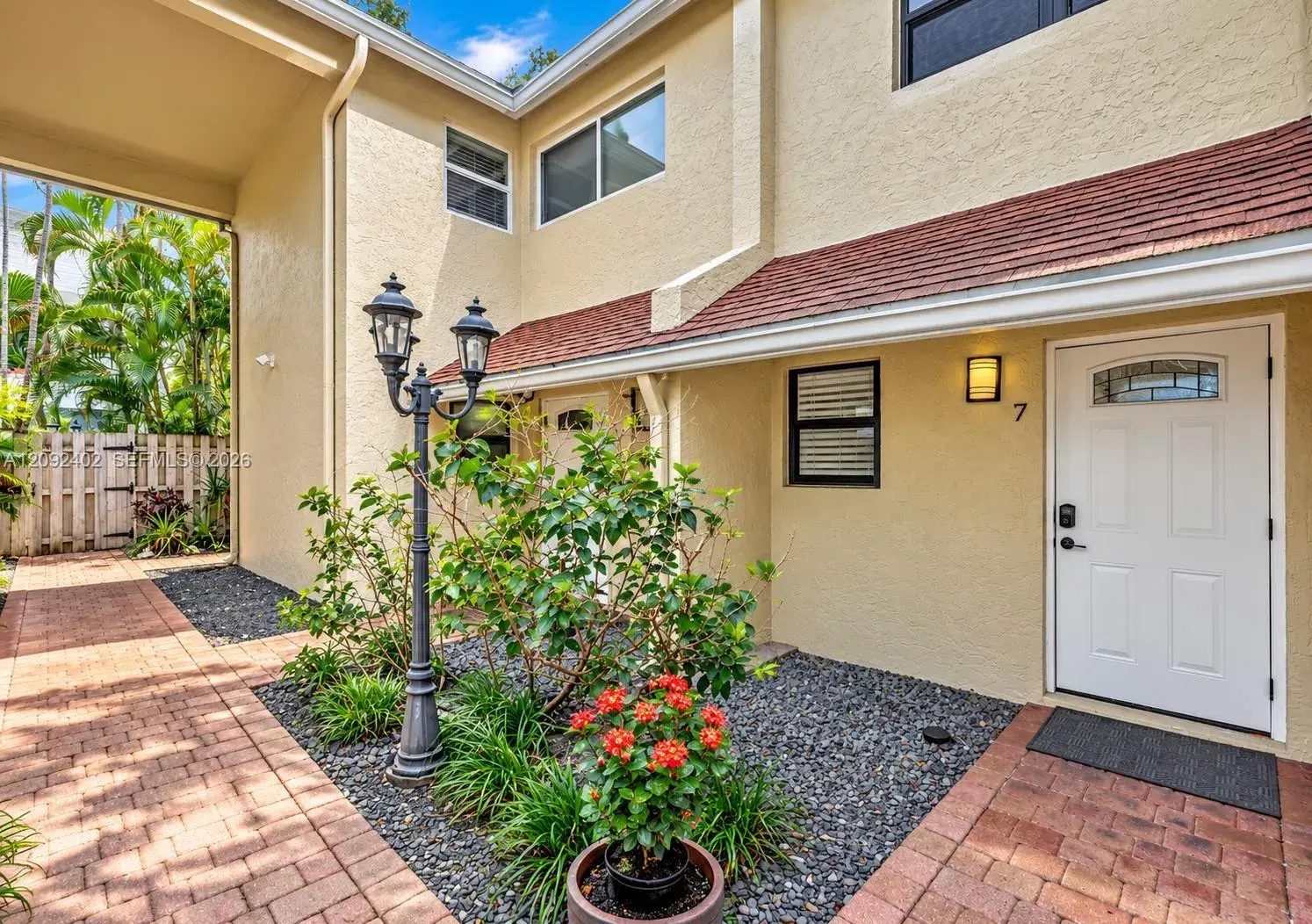 2 bedroom 2 bath Residential for sale at 499 SE 13th St # 7E, Fort Lauderdale FL 33316