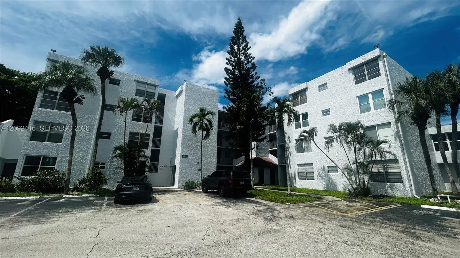 1 bedroom 1 bath Residential for sale at 9410 Live Oak Pl # 207, Davie FL 33324