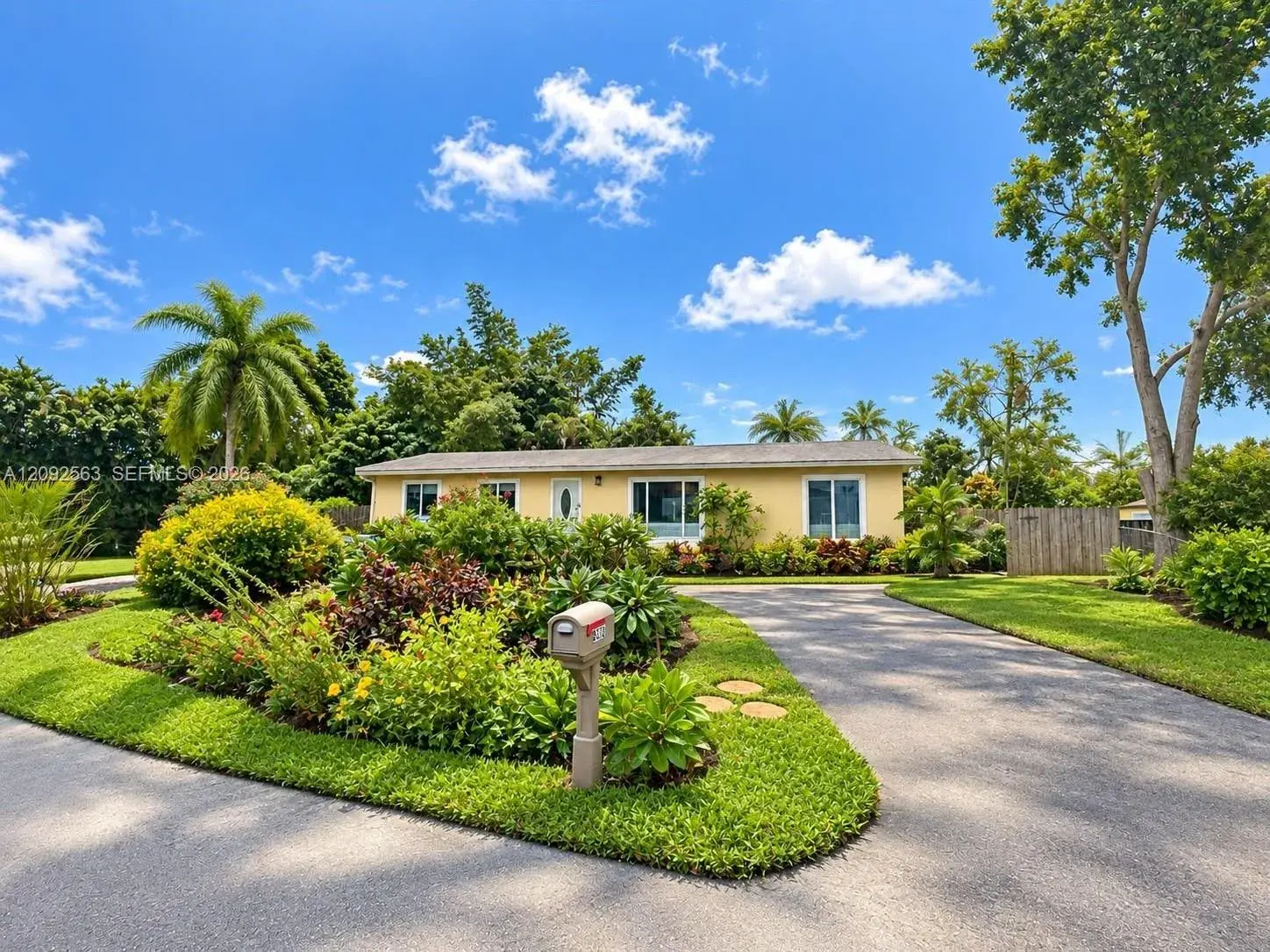 3 bedroom 2 bath Residential for sale at 9239 Honeywell Rd, Lake Worth FL 33467
