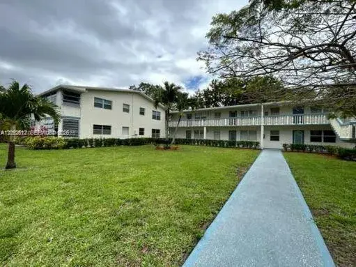 2 bedroom 1 bath Residential for sale at 257 Tilford M # 257, Deerfield Beach FL 33442