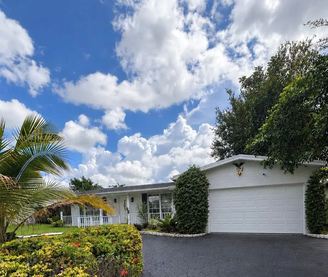 3 bedroom 2 bath Residential Lease for rent at 1711 N 47th Ave, Hollywood FL 33021