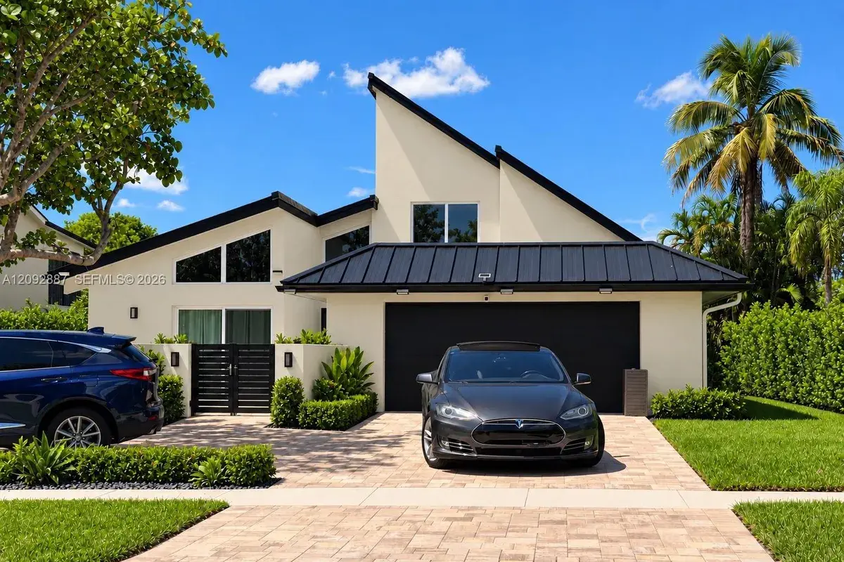 641 Mockingbird Ln, Plantation FL 33324