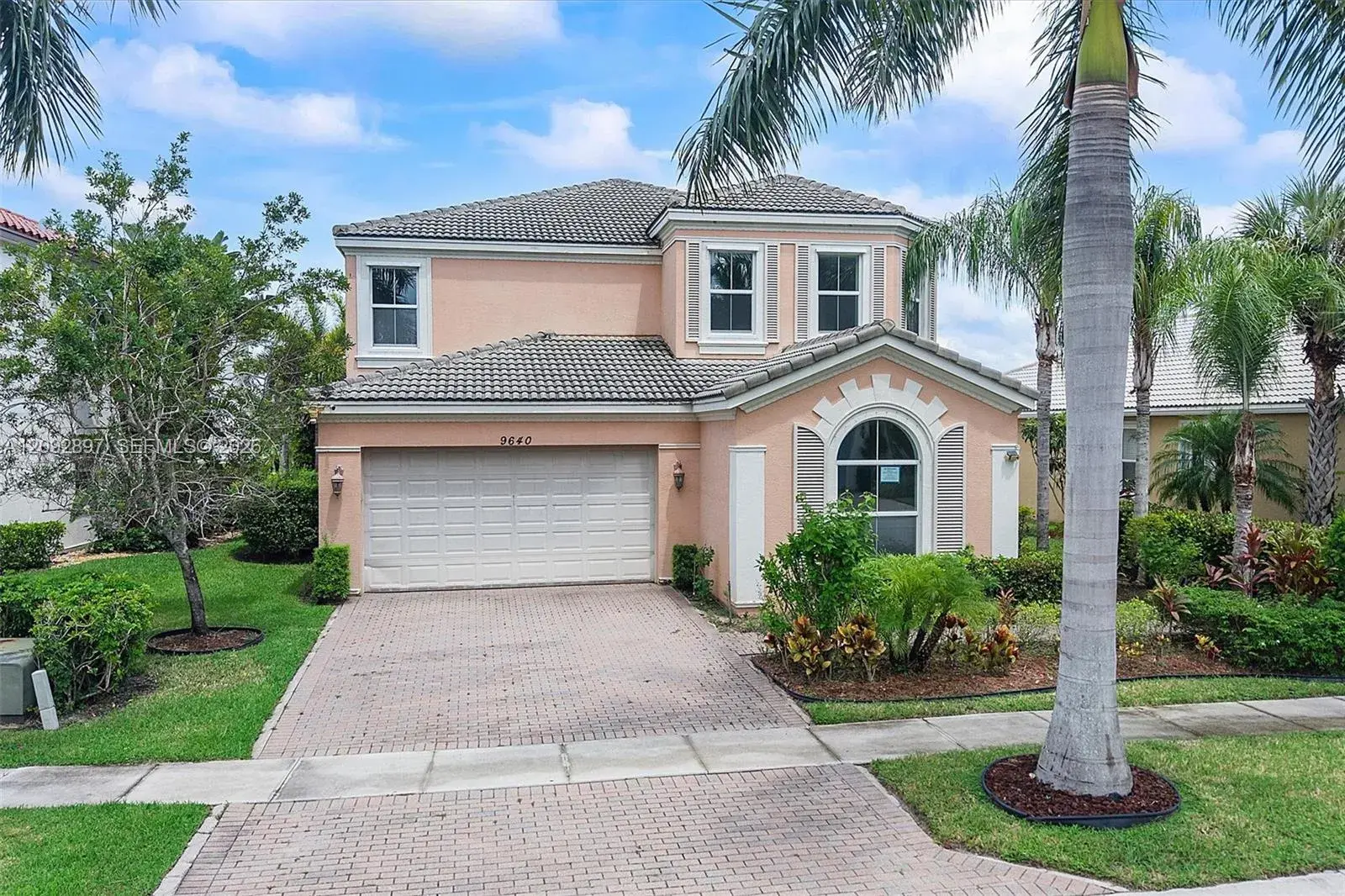 5 bedroom 4 bath Residential for sale at 9640 Phipps Ln, Wellington FL 33414