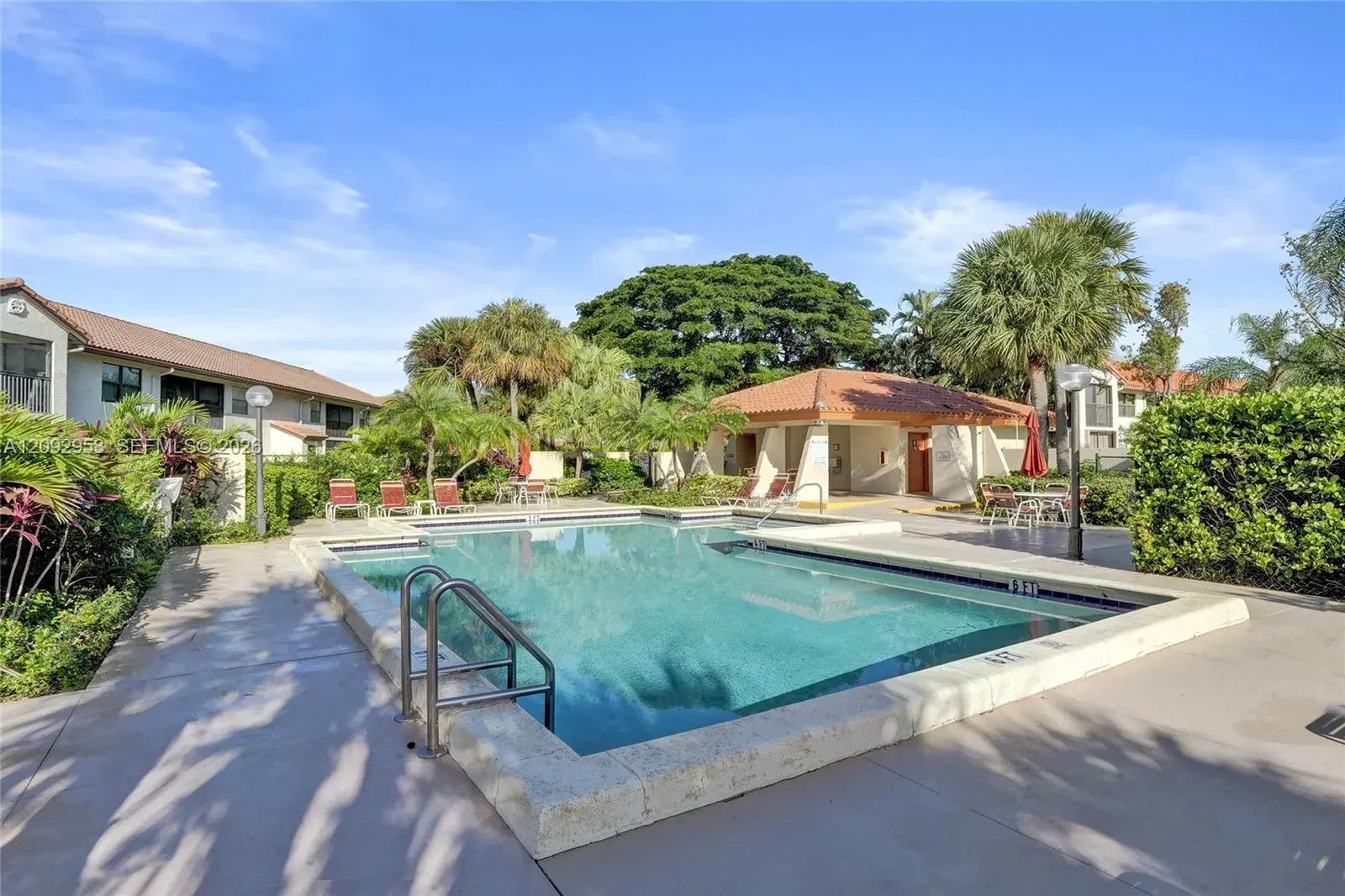 2 bedroom 2 bath Residential for sale at 105 Liberty Ct, Deerfield Beach FL 33442
