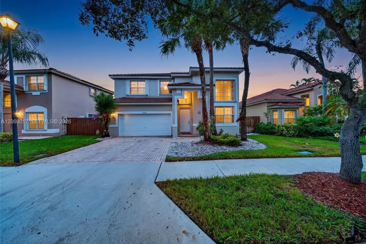 16424 Sapphire Pl, Weston FL 33331