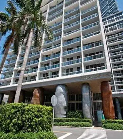 2 bedroom 1 bath Residential for sale at 485 Brickell Ave # 1809, Miami FL 33131