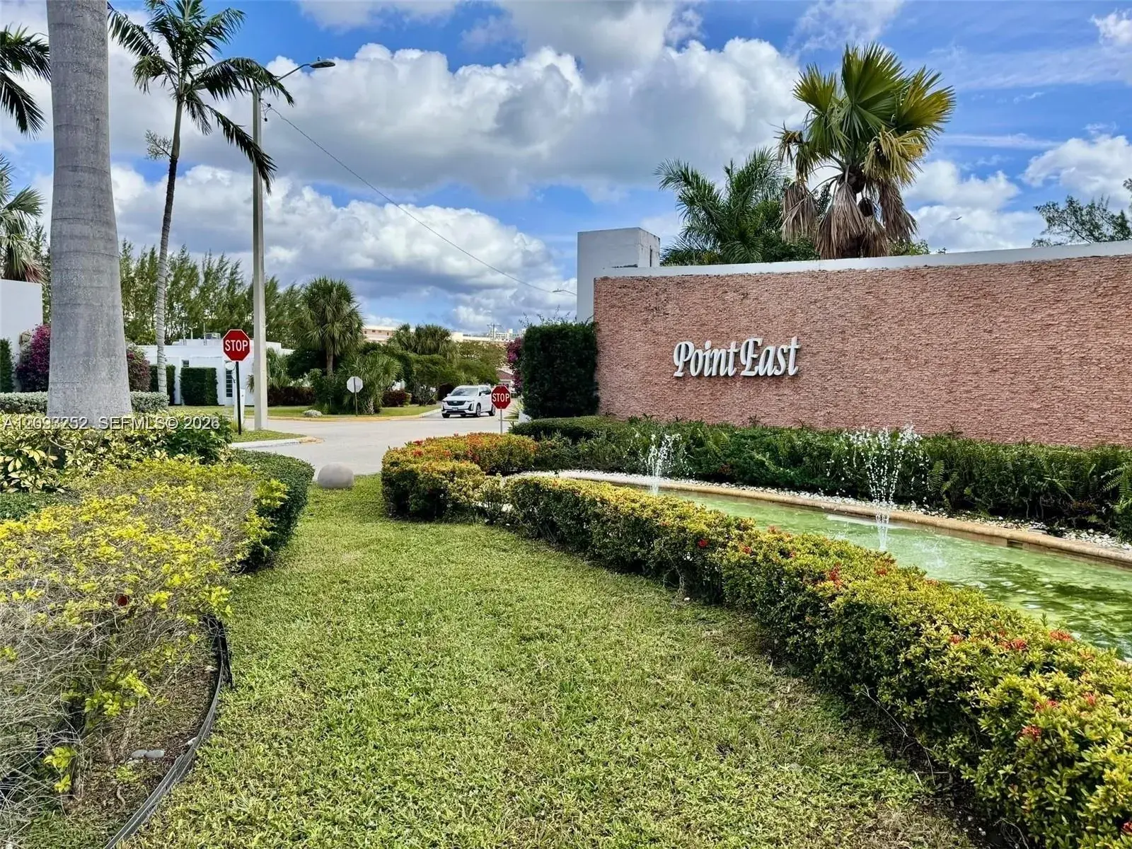 1 bedroom 1 bath Residential for sale at 2905 Point East Dr # L102, Aventura FL 33160