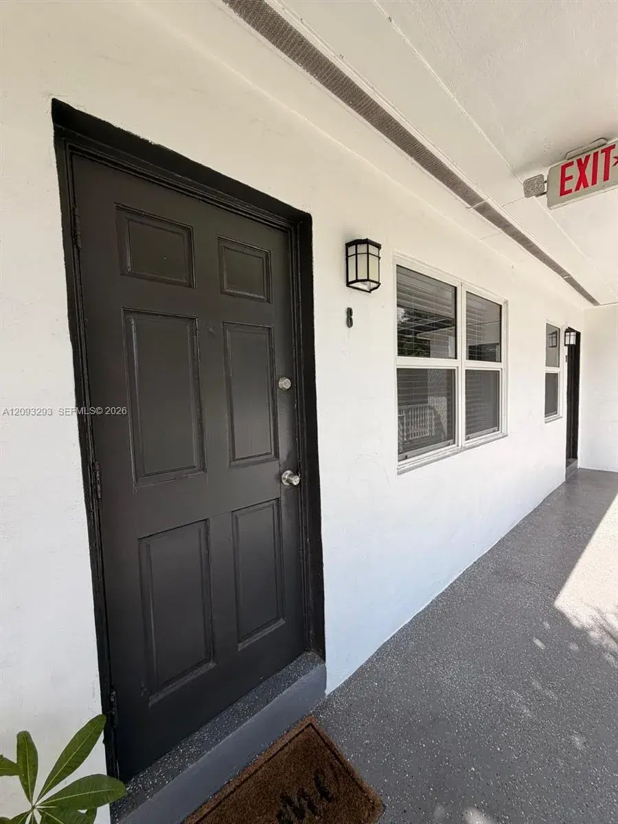 1821 Thomas St # 8, Hollywood FL 33020