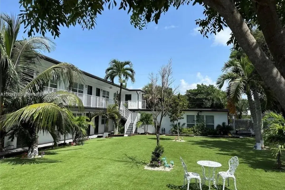 1821 Thomas St # 8, Hollywood FL 33020
