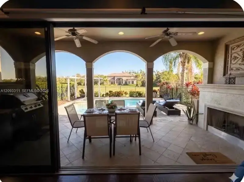 841 Deseert Mountain Ct, Kissimmee FL 34747